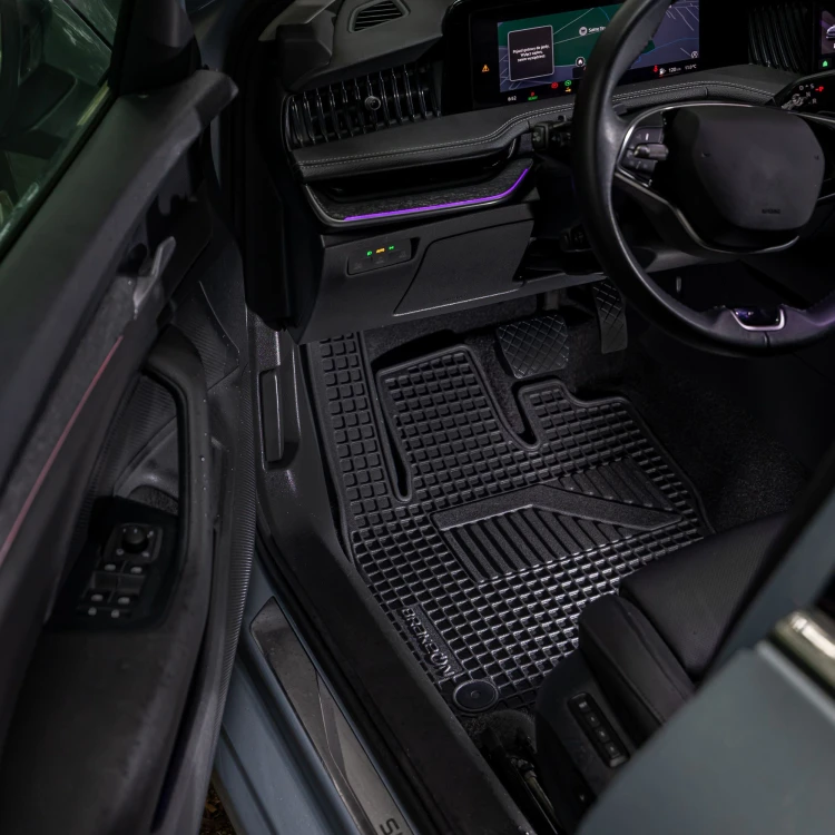 Komplet dywaników gumowych TPE do BMW X3 seria E83 2004-2010 - dopasowanie do podłogi